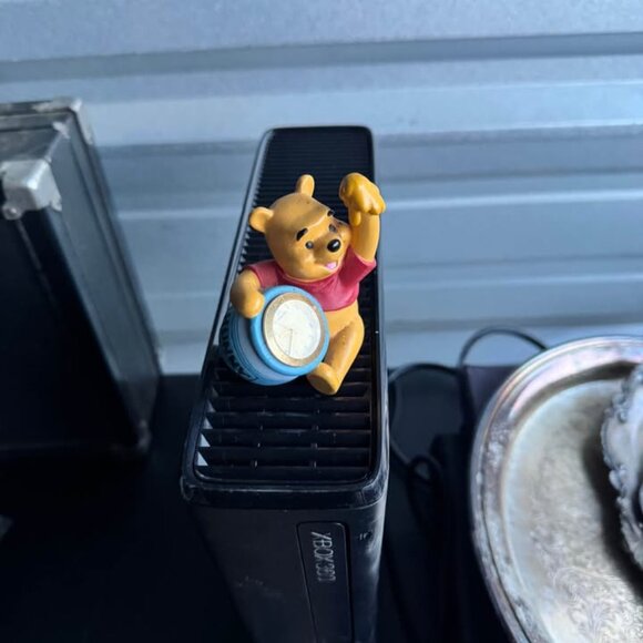 Winnie the Poo Clock - Picture 2 of 2